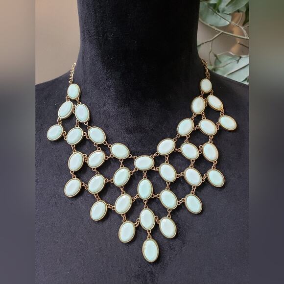 Women Fashion Mint Green Gradient Oval Cabochon Cascading Bib Statement Necklace - Picture 1 of 6